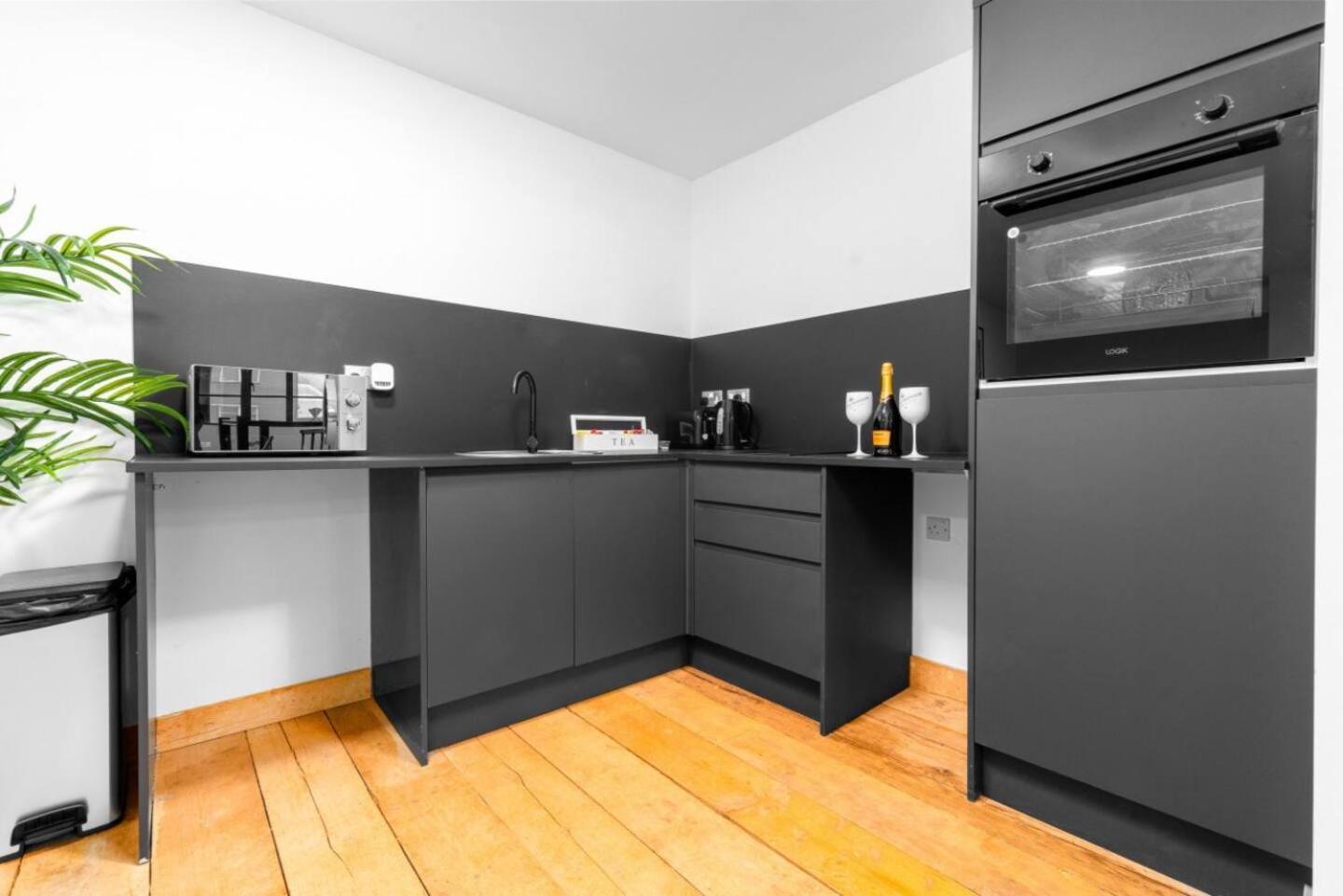 Loft Style Apartment - Near City Centre - Smart Tv- Wifi - Parking - Top Rated - 3Nt Birmingham Eksteriør bilde